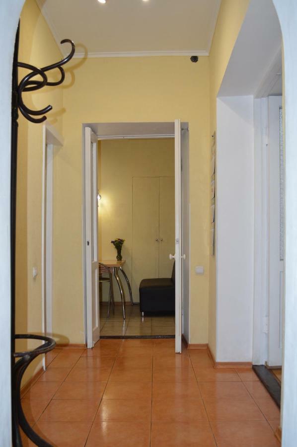 Owl Home Odessa Cozy Spacious Apartment In A Quiet Center Between Deribasovskaya And Privoz Exterior foto